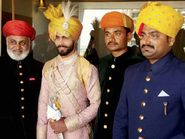 വിവാഹത്തിനെത്തുന്നു