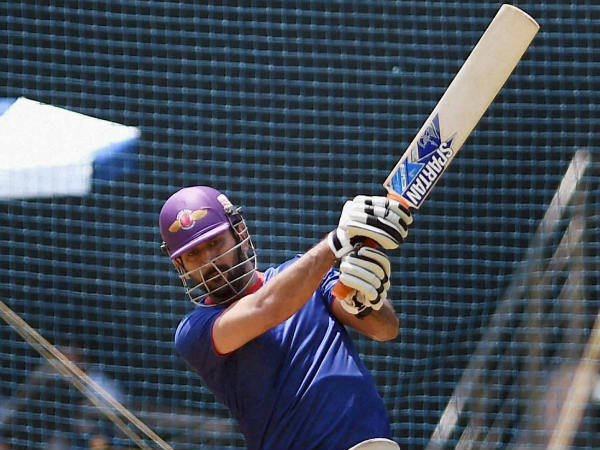 ധോണിയുടെ ഇഴച്ചില്‍