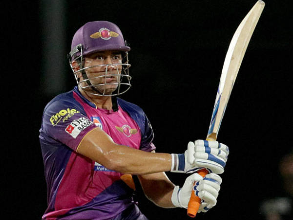 എം എസ് ധോണി