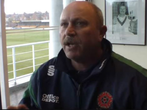 ഡേവ് ഹൂട്ടന്‍ 