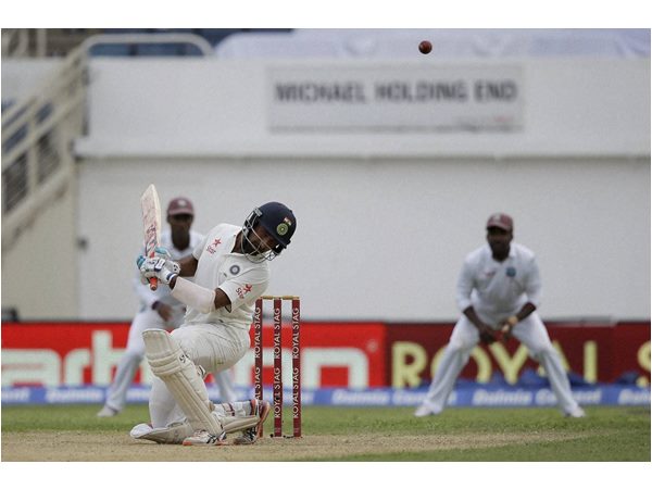 പൂജാരയുടെ പ്രതിരോധം 