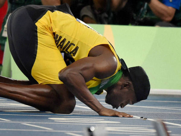  ബ്രസീലിയന്‍ സുന്ദരിക്കൊപ്പം