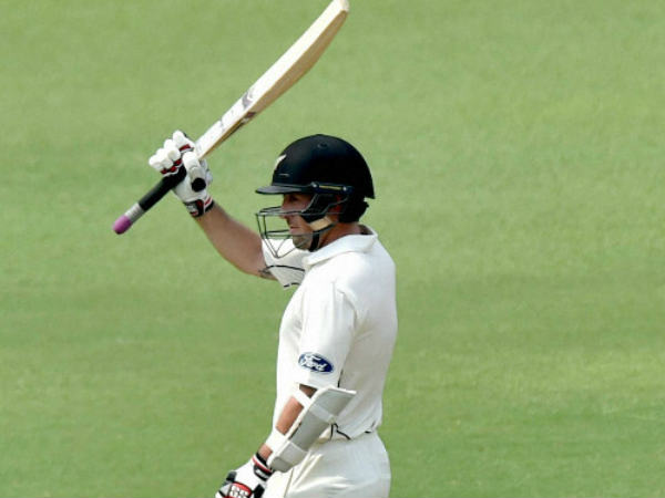 റോഞ്ചി പിടിച്ചുനിന്നു