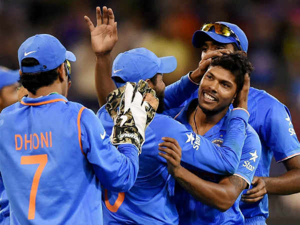 ബൗളിംഗില് മാറ്റമില്ല ബൗളിംഗില് മാറ്റമില്ല