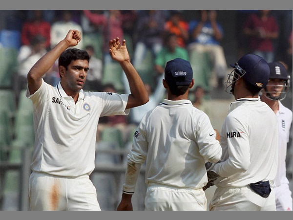 അശ്വിന് രണ്ട് വിക്കറ്റ്