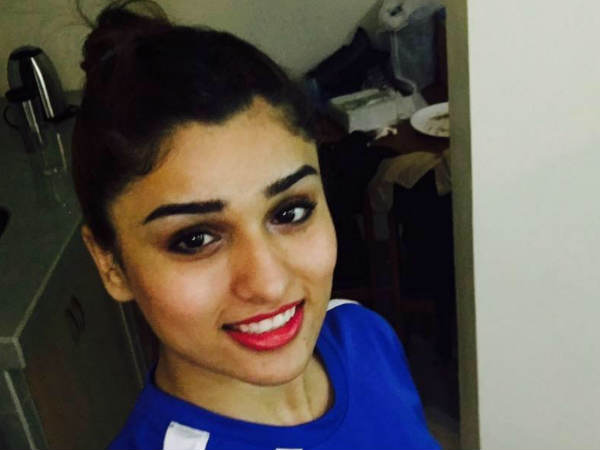 ഇവള്‍ പാക് വന്‍മതില്‍