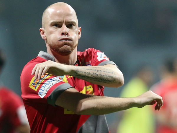 ഹ്യൂമേട്ടന്‍ വില്ലനാകുമോ