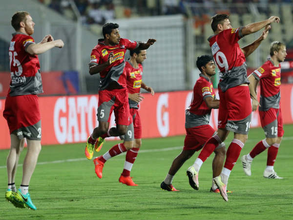 മൂര്‍ച്ചയേറിയ കൊല്‍ക്കത്ത