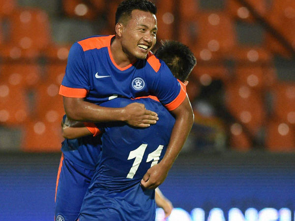 ജെജെയ്ക്ക് 2.5 ലക്ഷം, സസ്മിതയ്ക്ക് 2 ലക്ഷം ജെജെയ്ക്ക് 2.5 ലക്ഷം, സസ്മിതയ്ക്ക് 2 ലക്ഷം