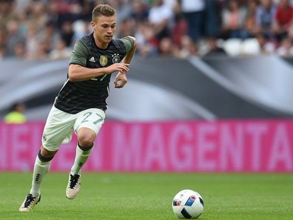 ജോഷ്വ കിമിച് (ബയേണ്‍ മ്യൂണിക്, മിഡ്ഫീല്‍ഡര്‍, വയസ് 21):