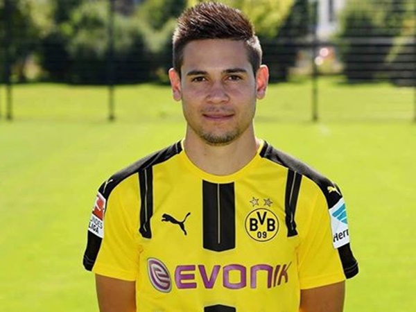 റാഫേല്‍ ഗുറേറോ (ബൊറുസിയ ഡോട്മുണ്ട്, ലെഫ്റ്റ് ബാക്ക്, വയസ് 23):