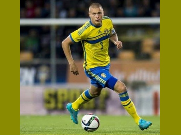 വിക്ടര്‍ യോര്‍ഗെന്‍ നില്‍സന്‍ ലിന്‍ഡെലോഫ് (ബെന്‍ഫിക്ക, സെന്റര്‍ ബാക്ക്, വയസ് 22):