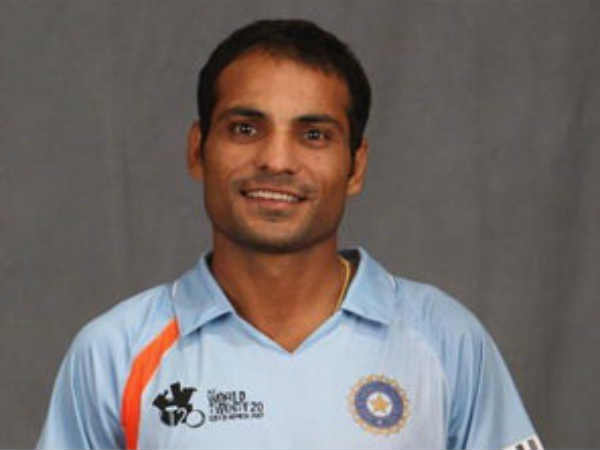 ആദ്യ പരീക്ഷണം ജോഗീന്ദറില്‍