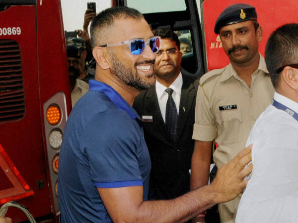 ക്യാപ്റ്റനല്ലാത്ത ധോണി