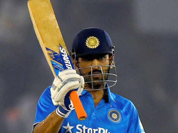 എം എസ് ധോണി