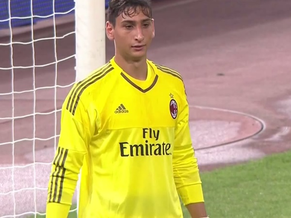 പതിനേഴുകാരന്റെ പെനാല്‍റ്റി സേവ്...