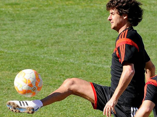  എസ്റ്റ്യുഡിയന്റ്‌സിന് എയ്മറെ വേണം..