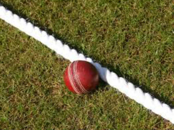 രണ്ടോവറില്‍ നേടിയത് 50 റണ്‍സ്