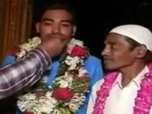 സ്വന്തമായി പഠിച്ചു