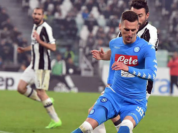 ടീമുകള്‍ തമ്മില്‍ വാക്‌പോര്...