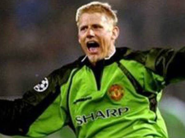 പീറ്റര് ഷുമൈക്കല് (ഗോള് കീപ്പര്) പീറ്റര് ഷുമൈക്കല് (ഗോള് കീപ്പര്)