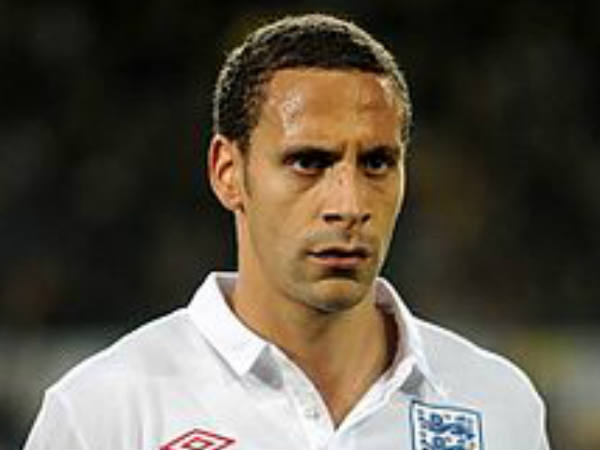 റിയോ ഫെര്ഡിനന്ഡ് (സെന്റര് ഡിഫന്ഡര്) റിയോ ഫെര്ഡിനന്ഡ് (സെന്റര് ഡിഫന്ഡര്)