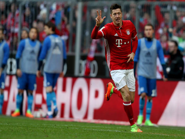 ലെവന്‍ഡോസ്‌കിക്ക് ഹാട്രിക്ക്