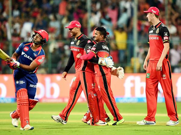 കളി ജയിച്ചത് രണ്ടോവറില്‍ 