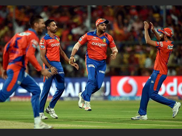 അപ്പോള്‍ പന്തെറിയാന്‍ ആരാ 