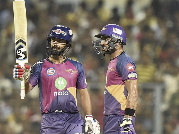 ത്രിപാഠി ഒറ്റക്ക്