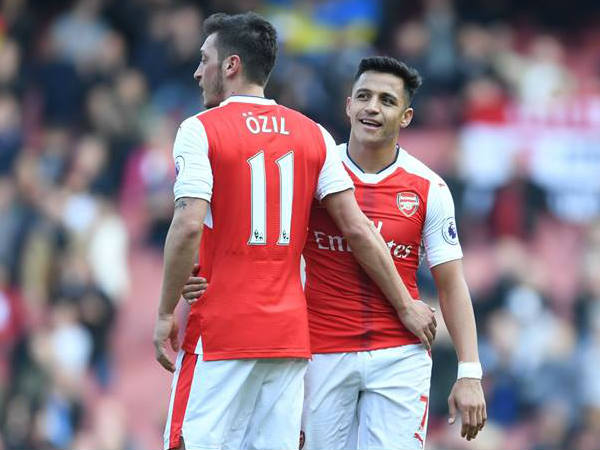 രണ്ടാം പകുതിയില്‍ പീരങ്കിപ്പട..