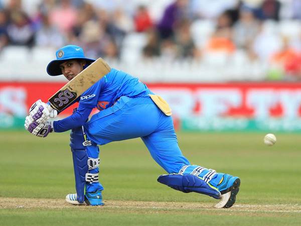 മന്ദന മിന്നിച്ചു