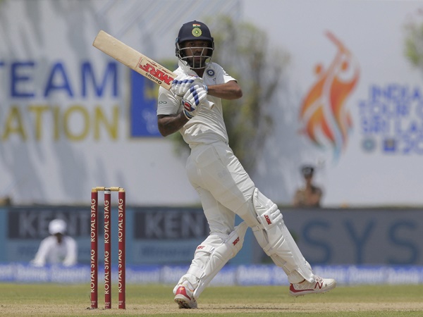 ധവാന്റെ വെടിക്കെട്ട്