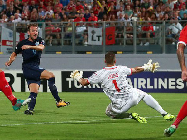 രണ്ടാംപകുതിയില്‍ ഇംഗ്ലീഷ് ഷോ