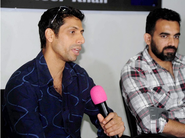 നെഹ്റ ടെസ്റ്റ് ക്രിക്കറ്റില്‍