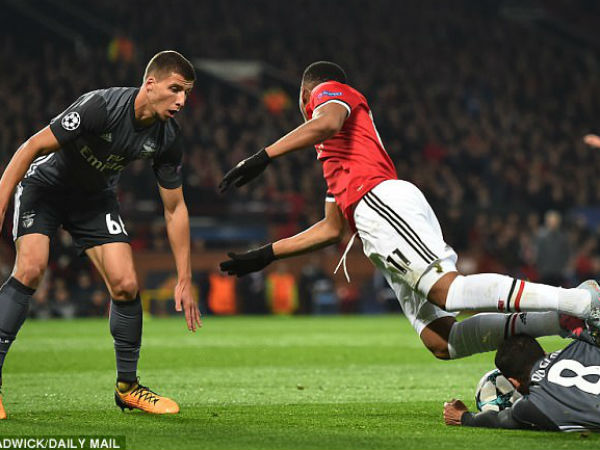 അപരാജിതരായി ചെകുത്താന്‍മാര്‍