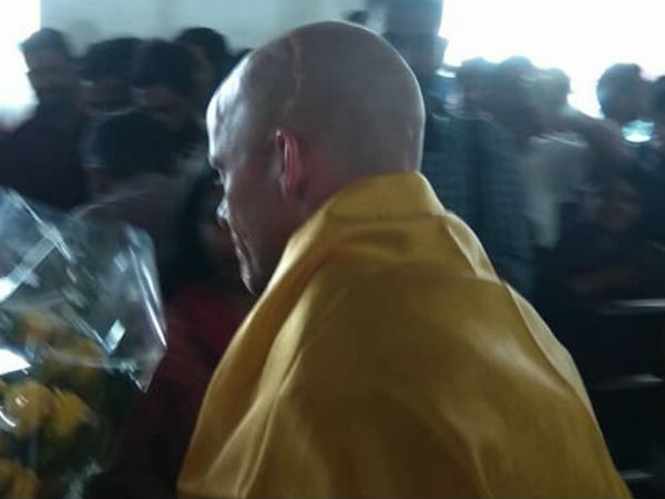 കുടുംബത്തെ സന്ദര്‍ശിച്ച് മടക്കം