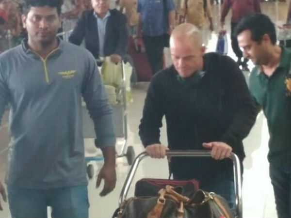 വെരി വെരി സ്‌പെഷ്യല്‍ ഗ്രൂപ്പ്