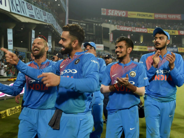 ടീമുകളെത്തിയത് രാത്രി