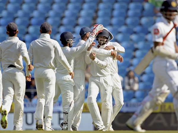 ബൗളിംഗിൽ കൂട്ടായ പ്രകടനം