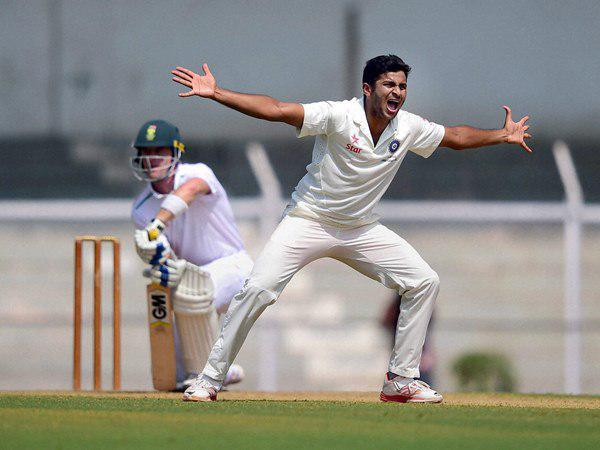 താക്കൂറിന്റെ കളി