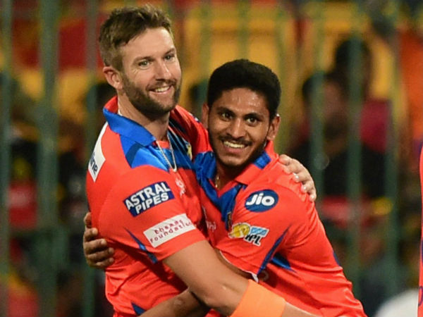 വിദേശത്ത് പോവാനൊരുങ്ങി