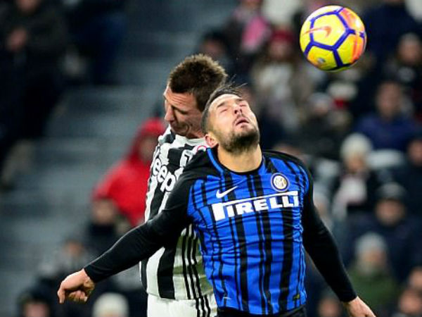  ഗ്ലാമര്‍ പോര് ഒപ്പത്തിനൊപ്പം