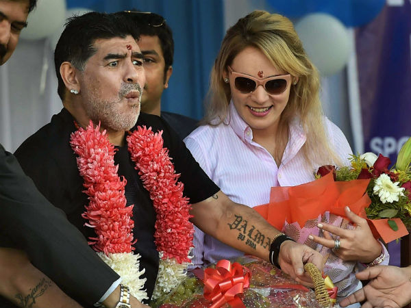 രോഗികള്‍ക്കു ചെക്ക് കൈമാറി