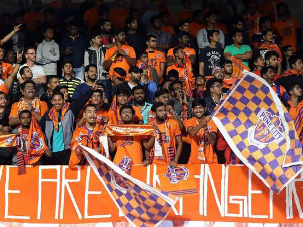  ഒരു ലക്ഷത്തിലധികം കാണികള്‍