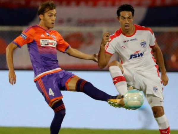 ഒരേ ശൈലിയില്‍ ഇരുടീമും