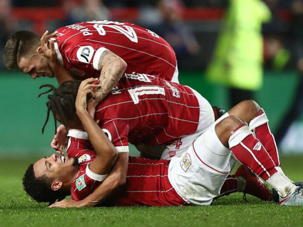 ചാംപ്യന്‍മാരുടെ പതനം