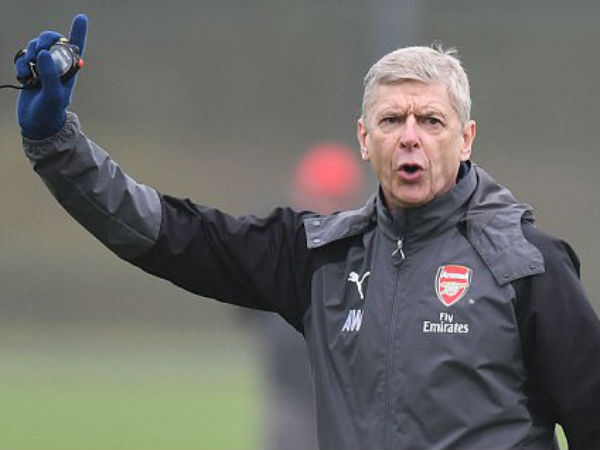 എമിറേറ്റ്‌സില്‍ ആരു നേടും