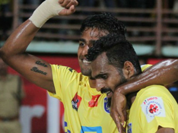 മുന്‍ താരങ്ങളുടെ പോരാട്ടം