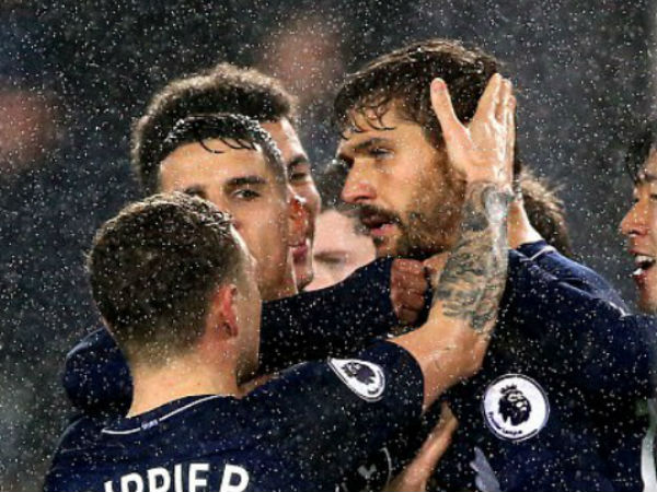 അനായാസം സ്പര്‍സ്